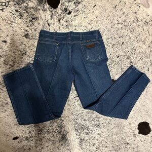 Men’s wrangler jeans
size 38x30
great condition no obvious signs of wear